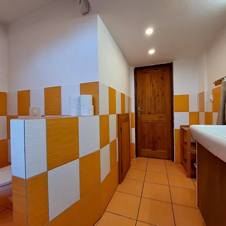 Hana 迪马诺卡多林纳